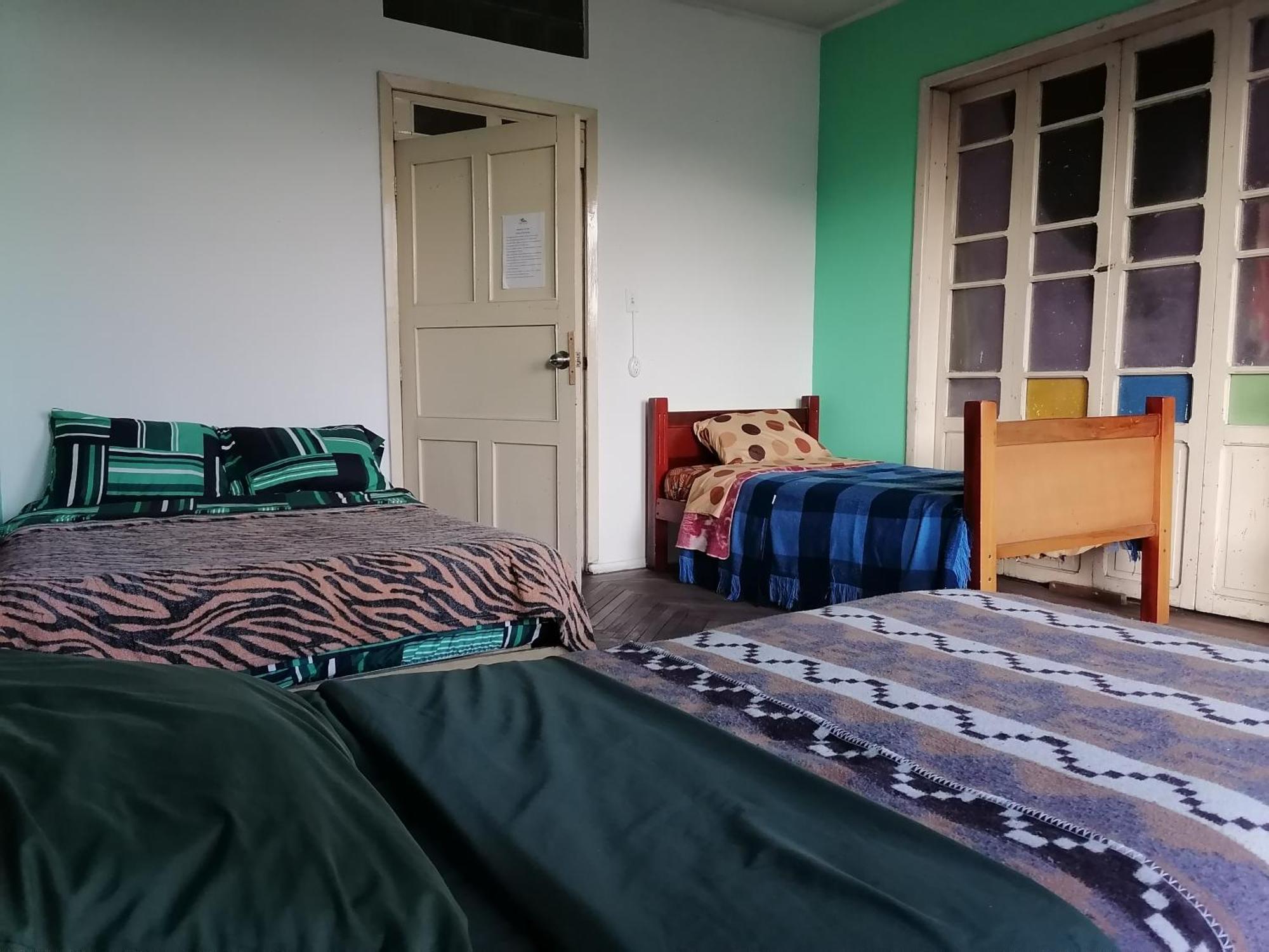 קיטו Latinos Brothers House חדר תמונה